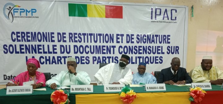Relecture de la charte des partis politiques : L'attachement au multipartisme intégral réaffirmé